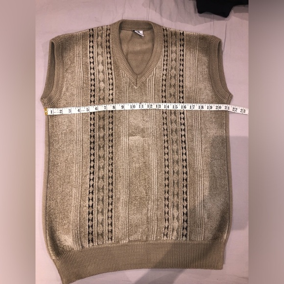 Men’s Sleeveless Sweater (V-neck) - Picture 6 of 8